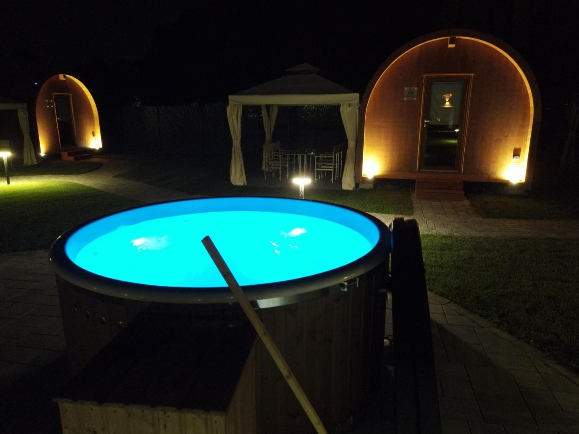 Vicolungo Glamour Lodge & Spa - Free Spa Hot Tub E Sauna Luaran gambar