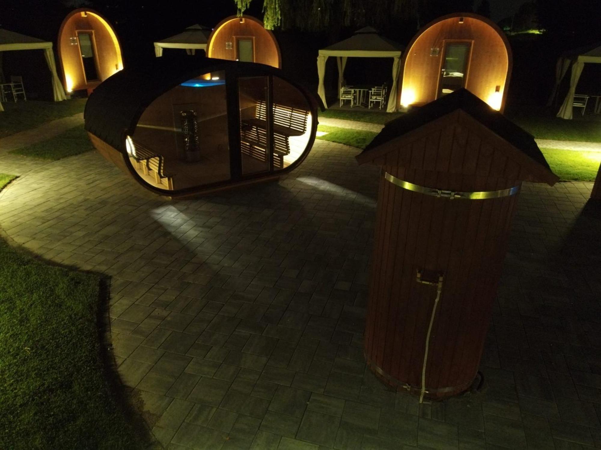 Vicolungo Glamour Lodge & Spa - Free Spa Hot Tub E Sauna Luaran gambar
