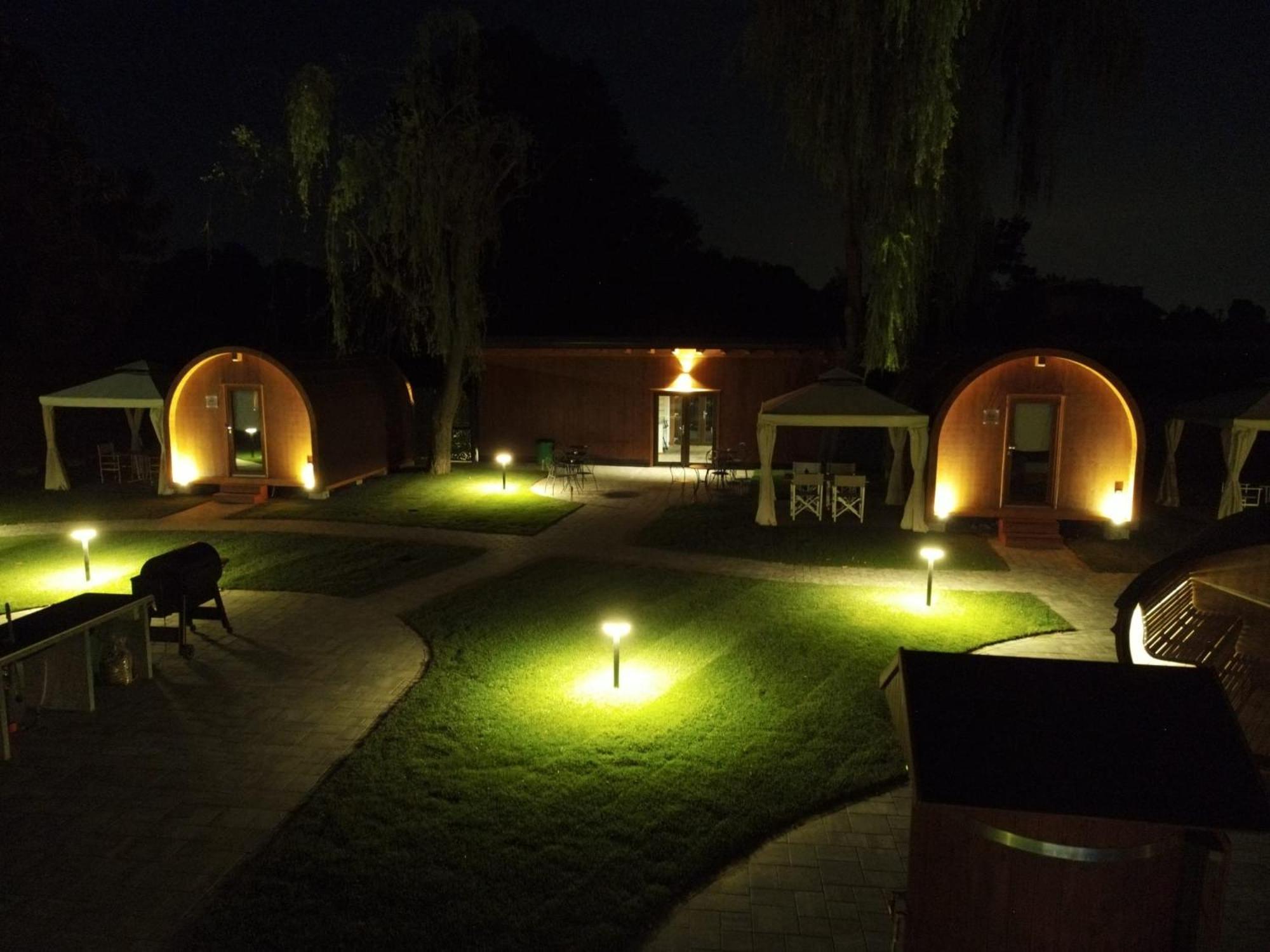 Vicolungo Glamour Lodge & Spa - Free Spa Hot Tub E Sauna Luaran gambar