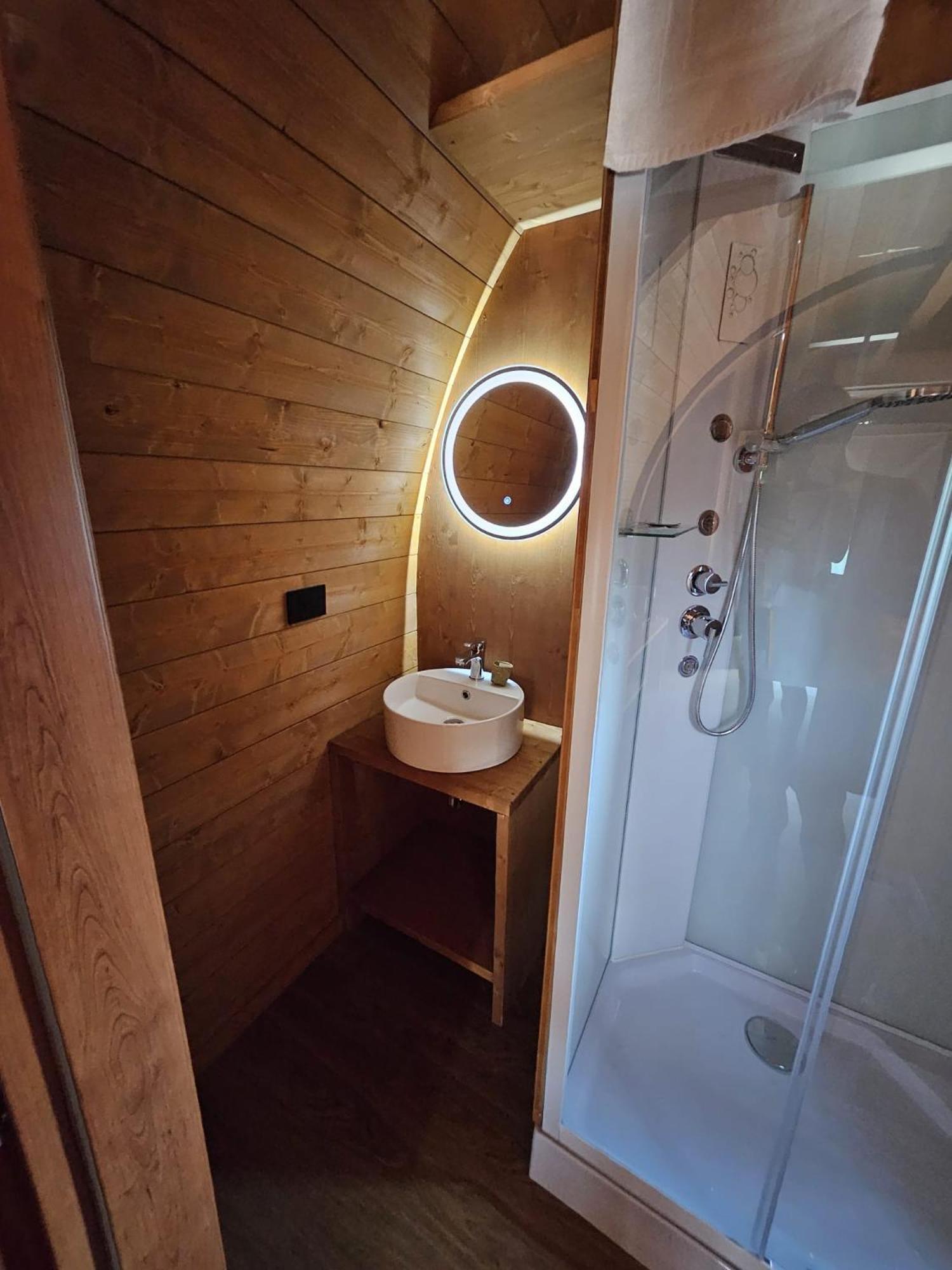 Vicolungo Glamour Lodge & Spa - Free Spa Hot Tub E Sauna Luaran gambar