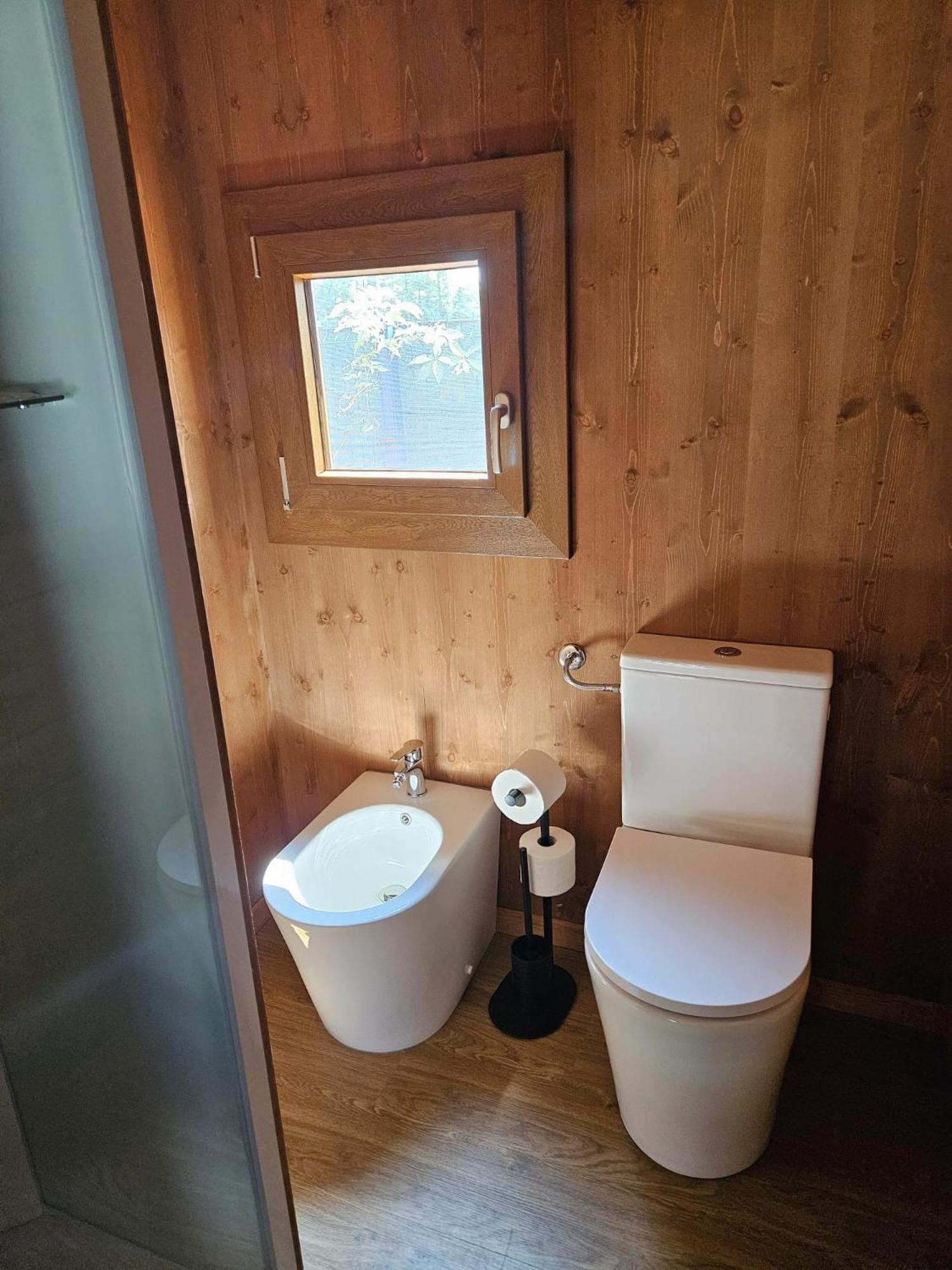 Vicolungo Glamour Lodge & Spa - Free Spa Hot Tub E Sauna Luaran gambar