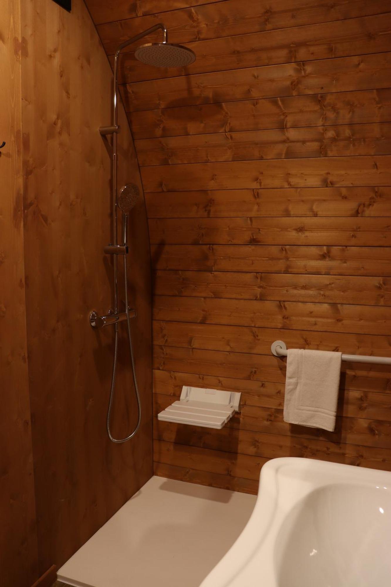 Vicolungo Glamour Lodge & Spa - Free Spa Hot Tub E Sauna Luaran gambar