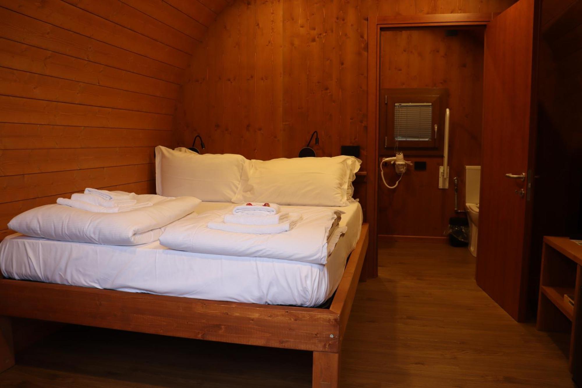 Vicolungo Glamour Lodge & Spa - Free Spa Hot Tub E Sauna Luaran gambar